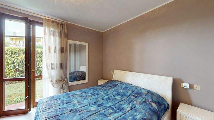 NA-072-9-Appartamento-arredato-con-corte-esclusiva