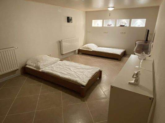 Büro Hobbyraum im Keller