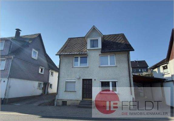 Frontalansicht von der Straße 