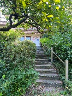 Aufgang zum Haus.JPG