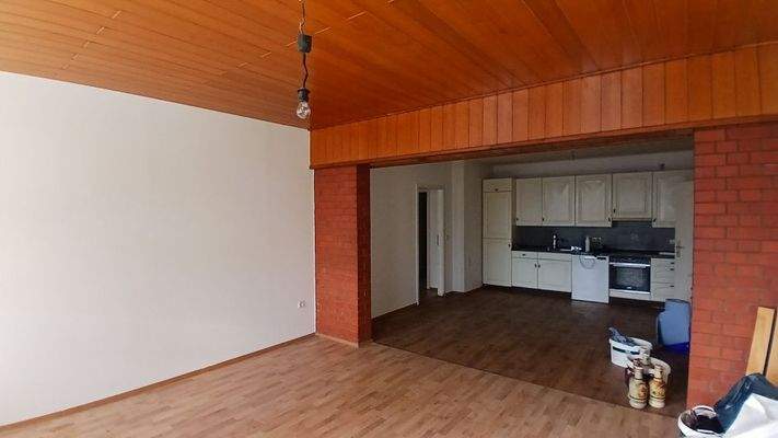 Wohnung 1, Erdgeschoß, offene Küche mit EBK