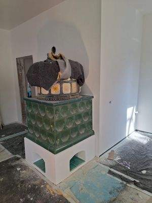 Kachelofen im Wohn-Küchenbereich.jpg