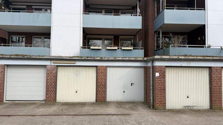 Hausansicht_Garagen_