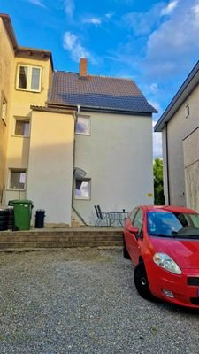Nordseite / Hof mit PKW-Stellplätzen