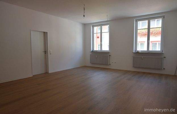 großer Raum 2 mit Verbindungstür