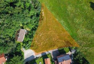 1.410m² großes Grundstück