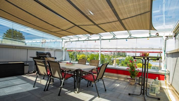 exklusive Dachterrasse mit schöner Aussicht