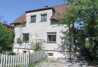Hausansicht mit Eingang