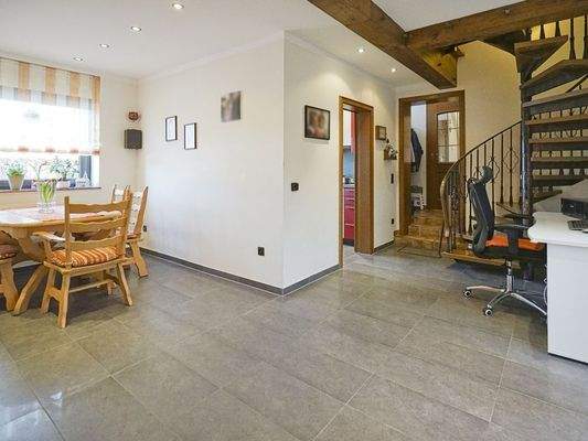 Geräumiger Essbereich mit...