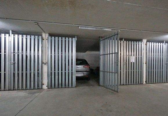 Tiefgaragenstellplatz