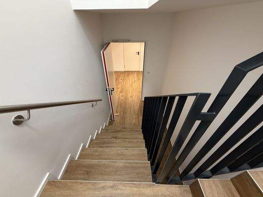 Treppen zum Untergeschoss