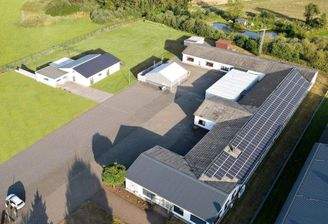 Gesamtansicht Wohnhaus/Gewerbe