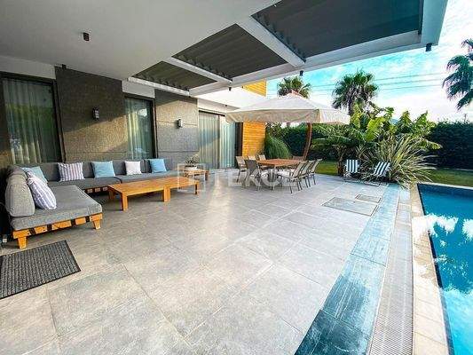 Detached Villa with Pool in Çeşme İzmir Close to Ilıca Beach