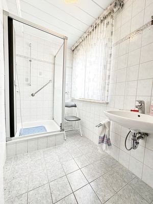 Badezimmer EG