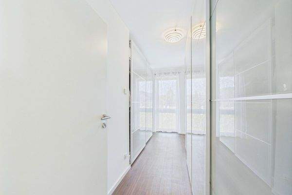 CAM03586G0-PR0051-STILL019