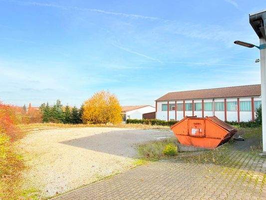 Geschotterte Freifläche