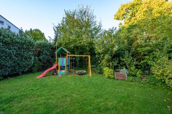 Schön eingewachsener Garten mit Sichtschutz