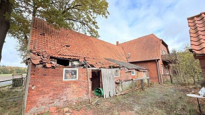 Rückseite Stallung am Haus 