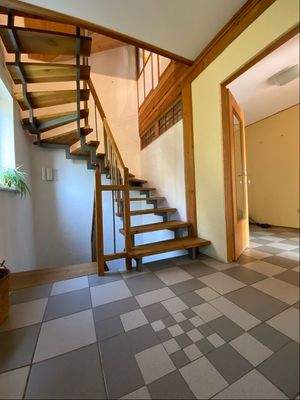 Obergeschoss - Hauseingang - Treppenhaus