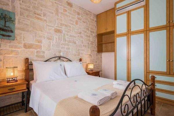 Kreta: Steinvilla mit Meerblick und Infinity-Pool in Drapanos zu verkaufen