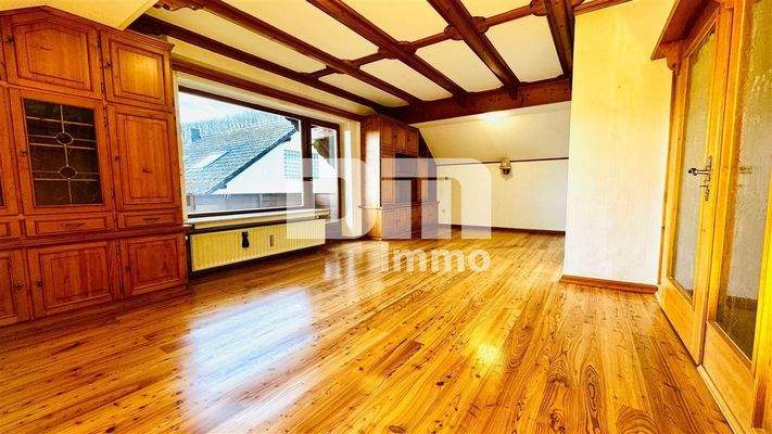 DG Wohn /Esszimmer / Zugang Balkon