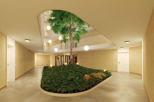 Eingangsfoyer mit Baum