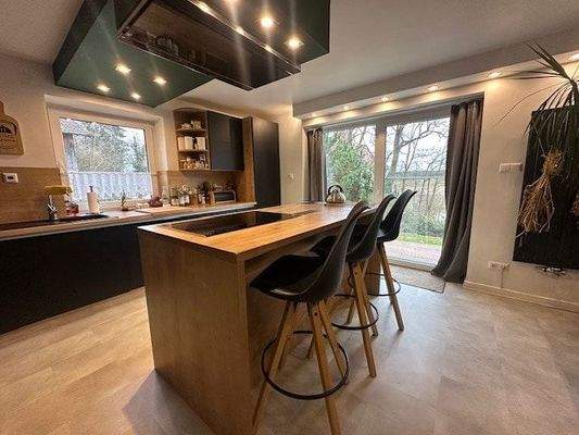 Küche mit Kochinsel