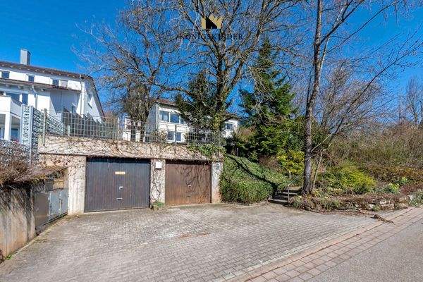 Ansicht Garagen mit Haus