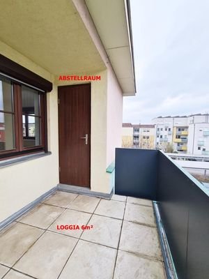 Loggia mit extra Raum für Gartenmöbel