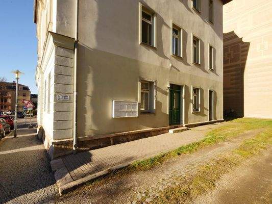  HAUSEINGANG - Ostfassade - Zuwegung