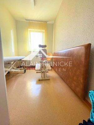 Behandlungsraum im EG