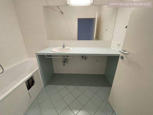 Badezimmer mit Wanne