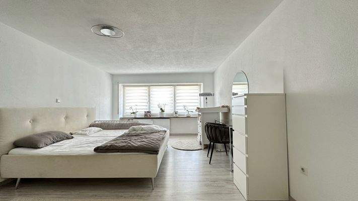 1. Schlafzimmer (EG)