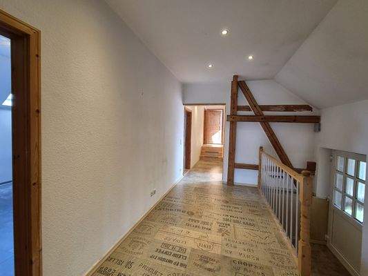 Flur mit Treppe WE 2