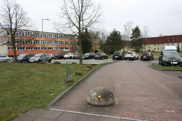 2. Parkplatzmöglichkeit hinten