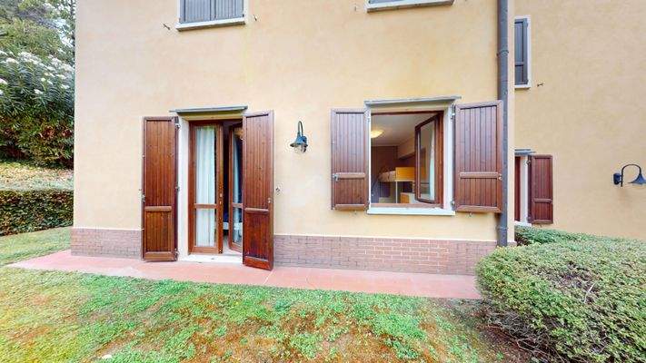 NA-072-9-Appartamento-arredato-con-corte-esclusiva