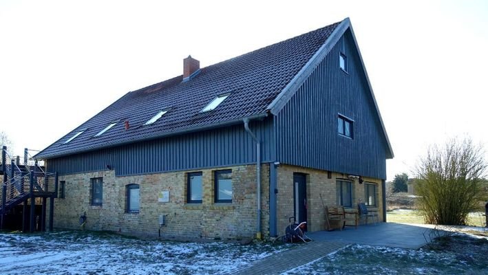 Hausansicht (insg.: 3 Wohneinheiten)