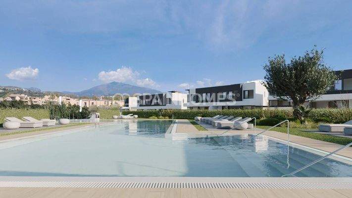 3 Bedroom Sea View Houses in Estepona Next to Golf Courses