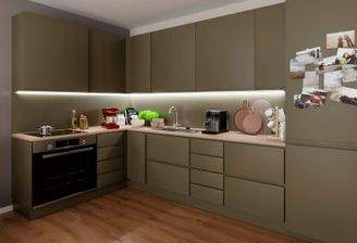 Die offene Wohnküche lädt zu gemeinsamen Mahlzeite