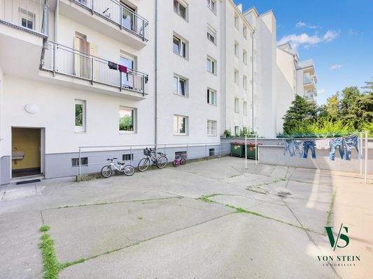 Innenhof Haus - Fassade neuwertig