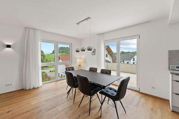 1.OG Sonniger Essbereich