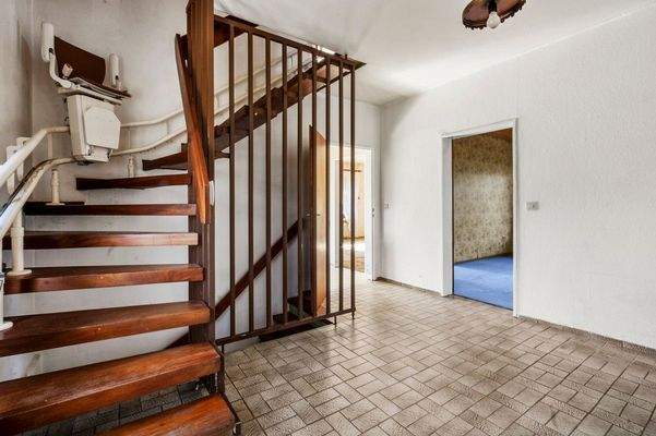 Diele und Treppenaufgang