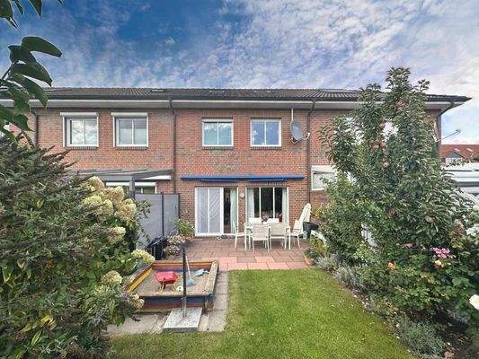 Terrassen- und Gartenansicht