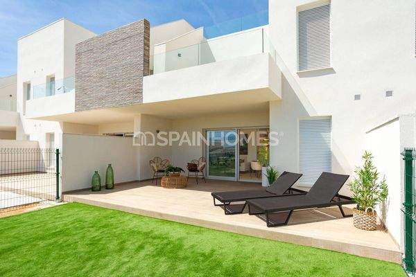 Apartments in a Golf Resort with Swimming Pool in Alicante
