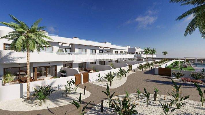 Stylish Golf Apartments in a Complex with Pool in Los Alcázares