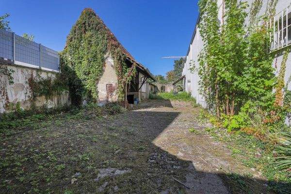 Innenhof und Scheune