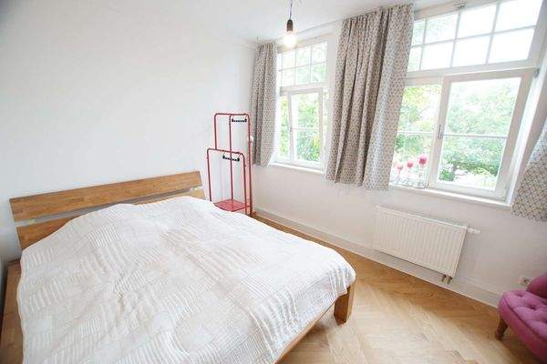 2 gemütliches Schlafzimmer