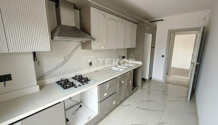 New Apartments Near Metro and Coast in İzmir Karşıyaka