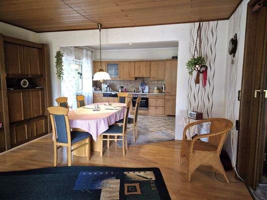 offene Küche m. Esszimmer