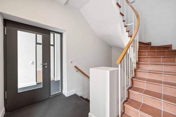Diele - Treppe zum Dachgeschoss